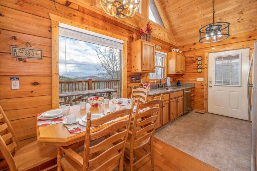 Over The Mountain - Smoky Mountain View * Sevierville